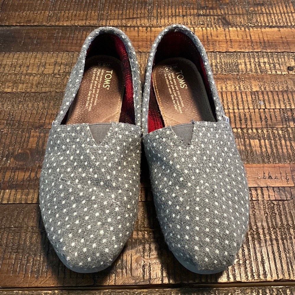 TOMS - Gray & White